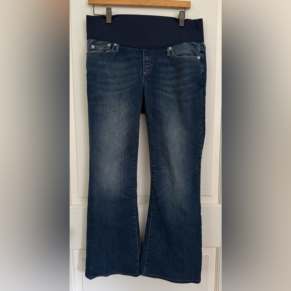 Gap 29 Short maternity flare jeans. Low wide waistband
